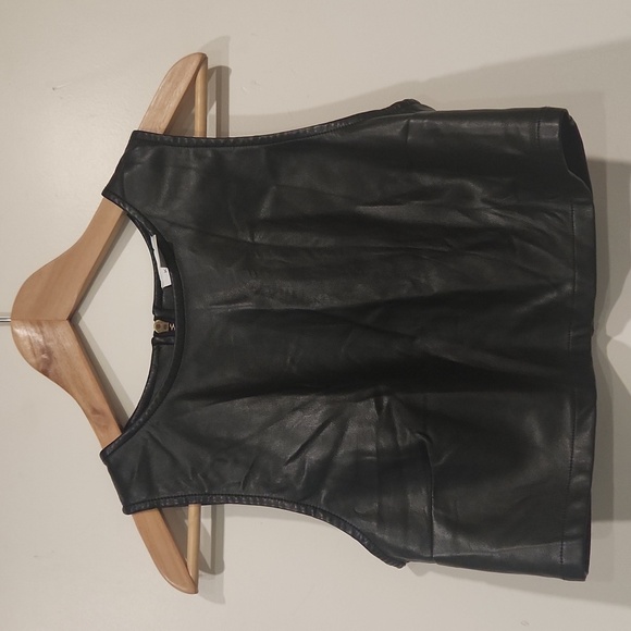 Kirious Women's Black Faux‎ Leather Crop Top - Picture 3 of 6